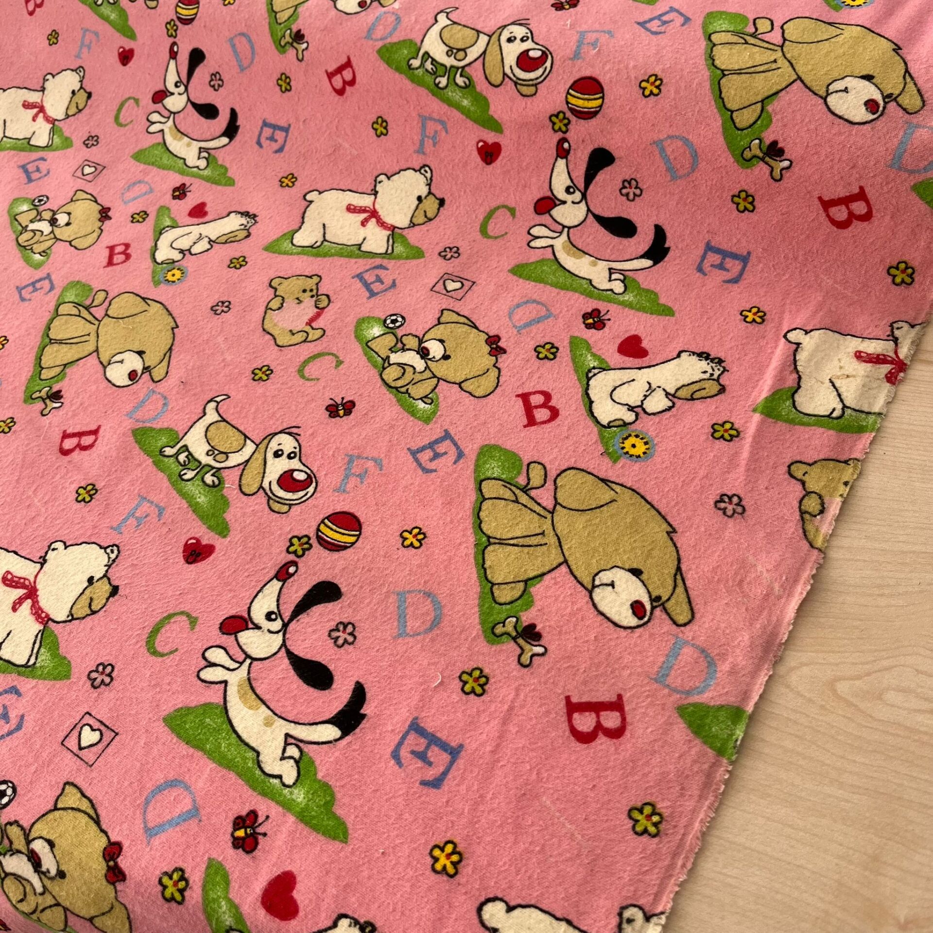 Pembe Alfabe Sevimli Hayvanlar  Bebek Pazeni