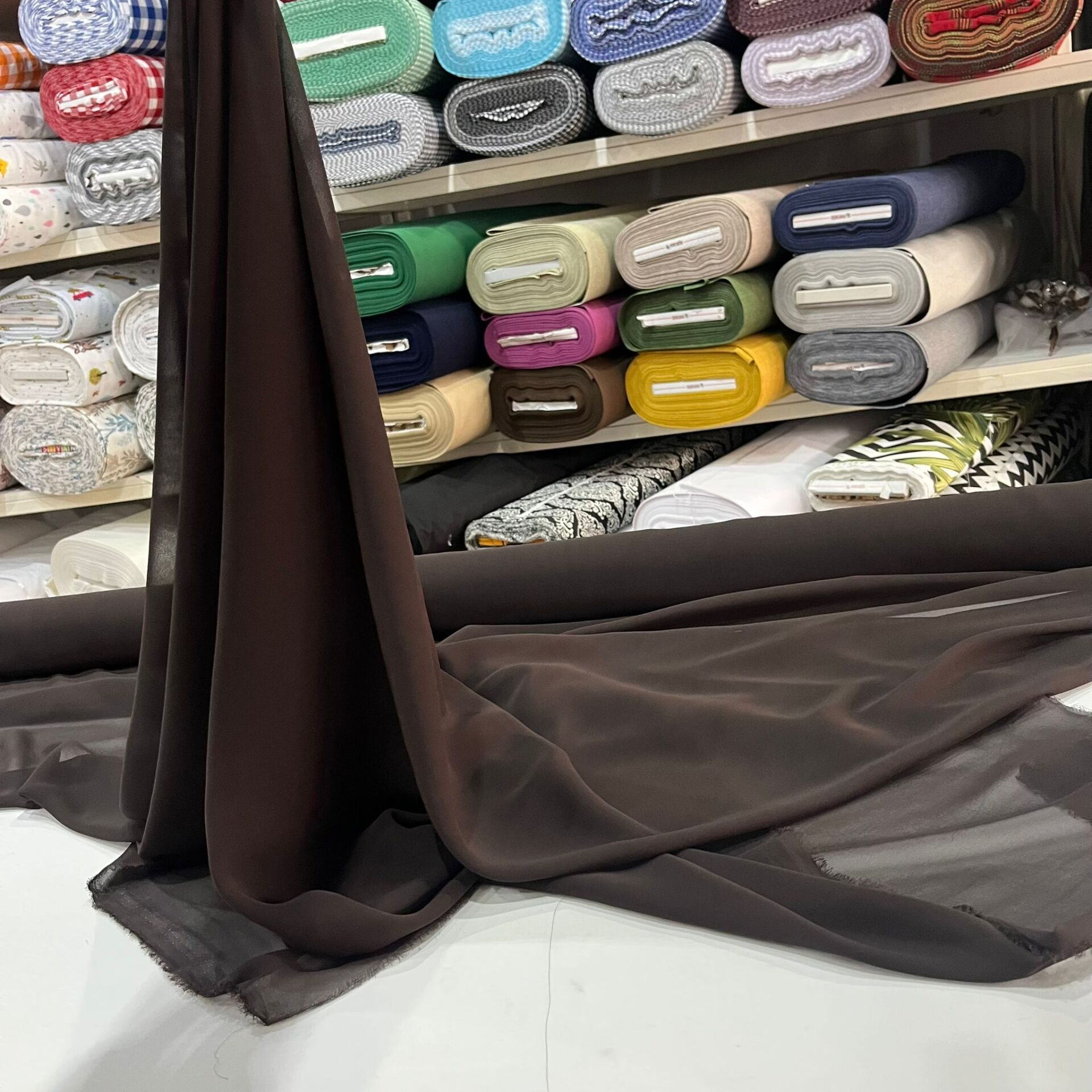 Kahverengi Şifon Kumaş