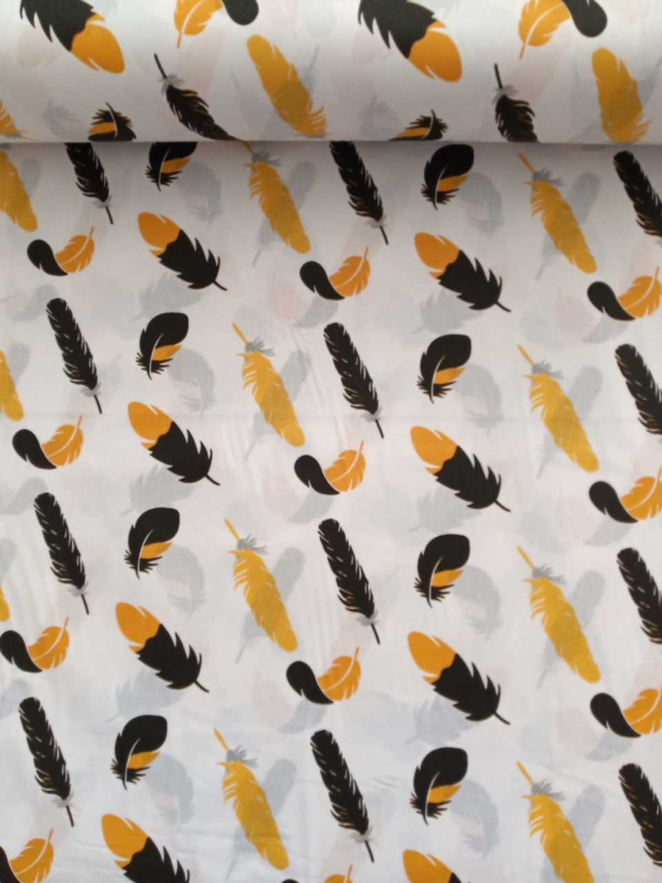 Sarı Şans Tüyü Poplin Kumaş