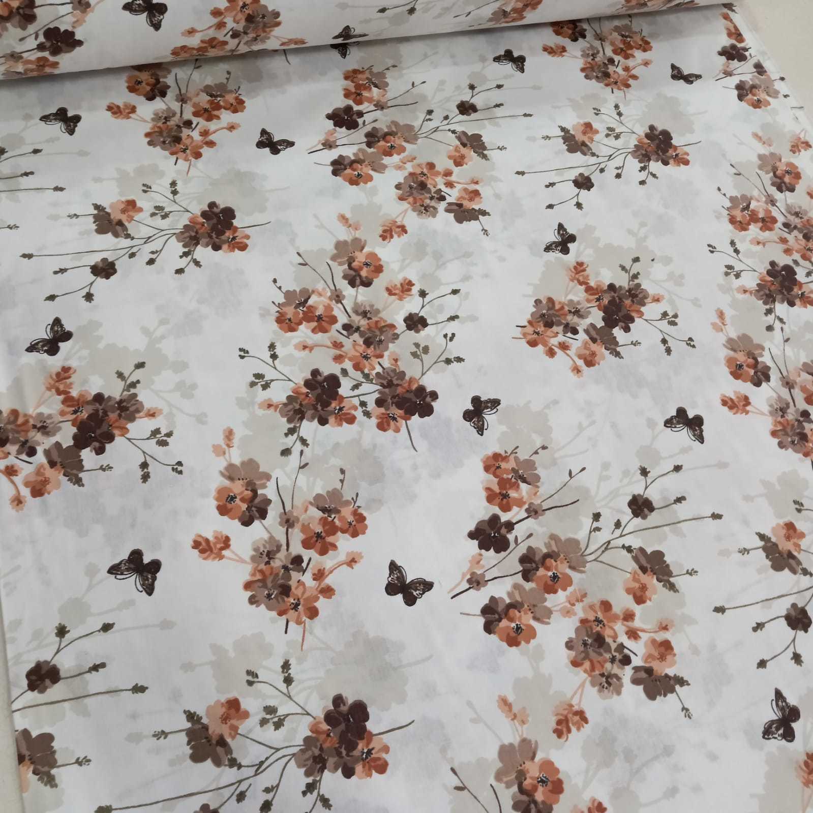 Kahve Bahçedeki Kelebek Poplin Kumaş