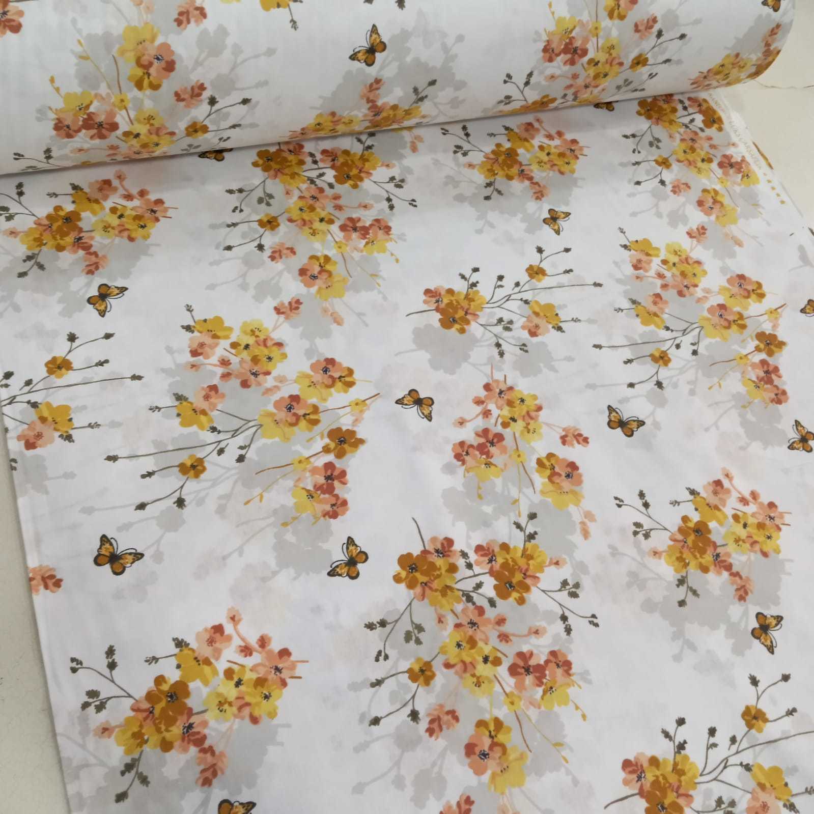 Hardal Bahçedeki Kelebek Poplin Kumaş