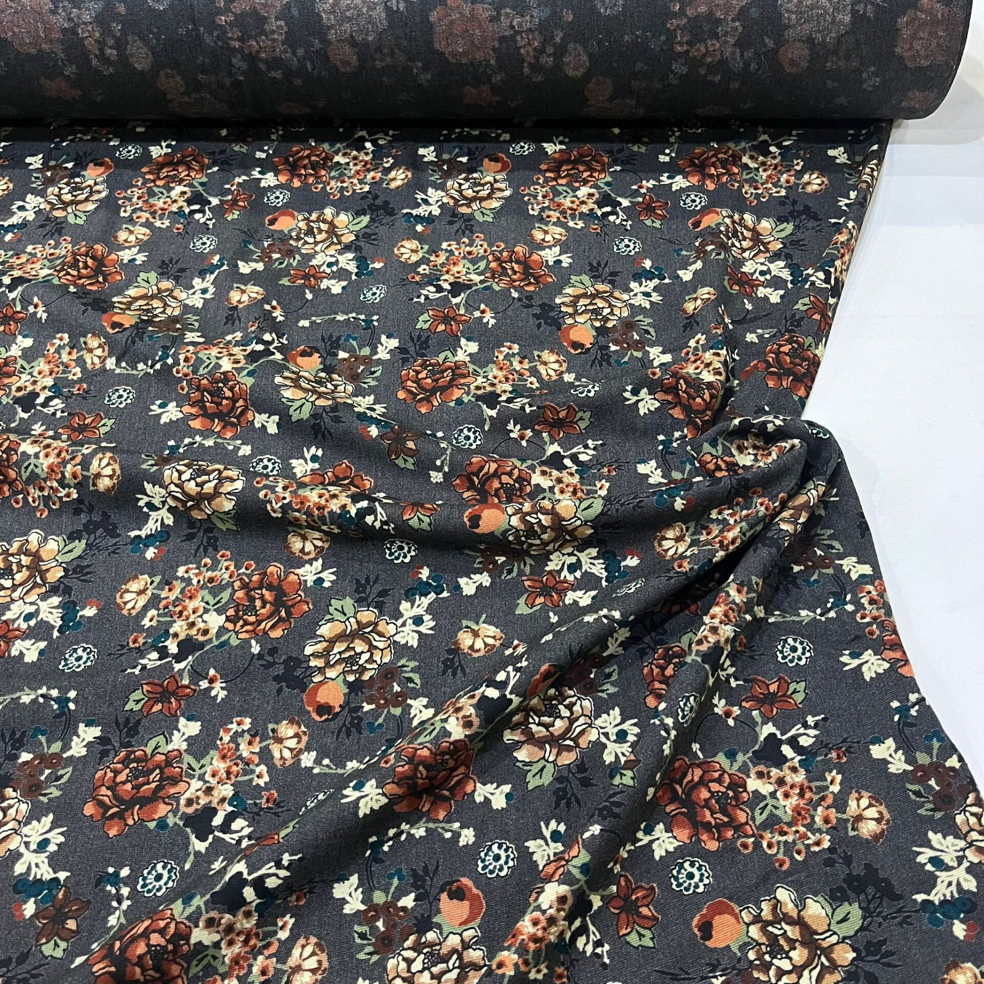 Kahve Güllü Yün Angor Kumaş