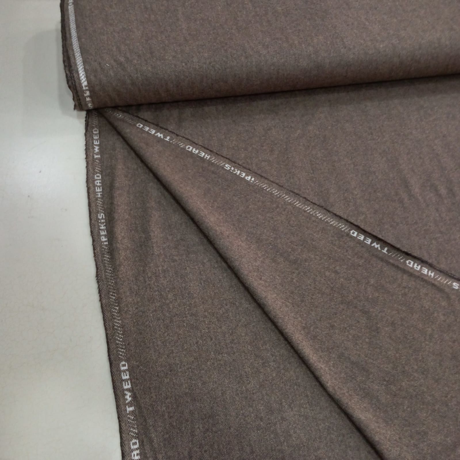 Yünlü Kahve İPEKİŞ Tweed Kumaş