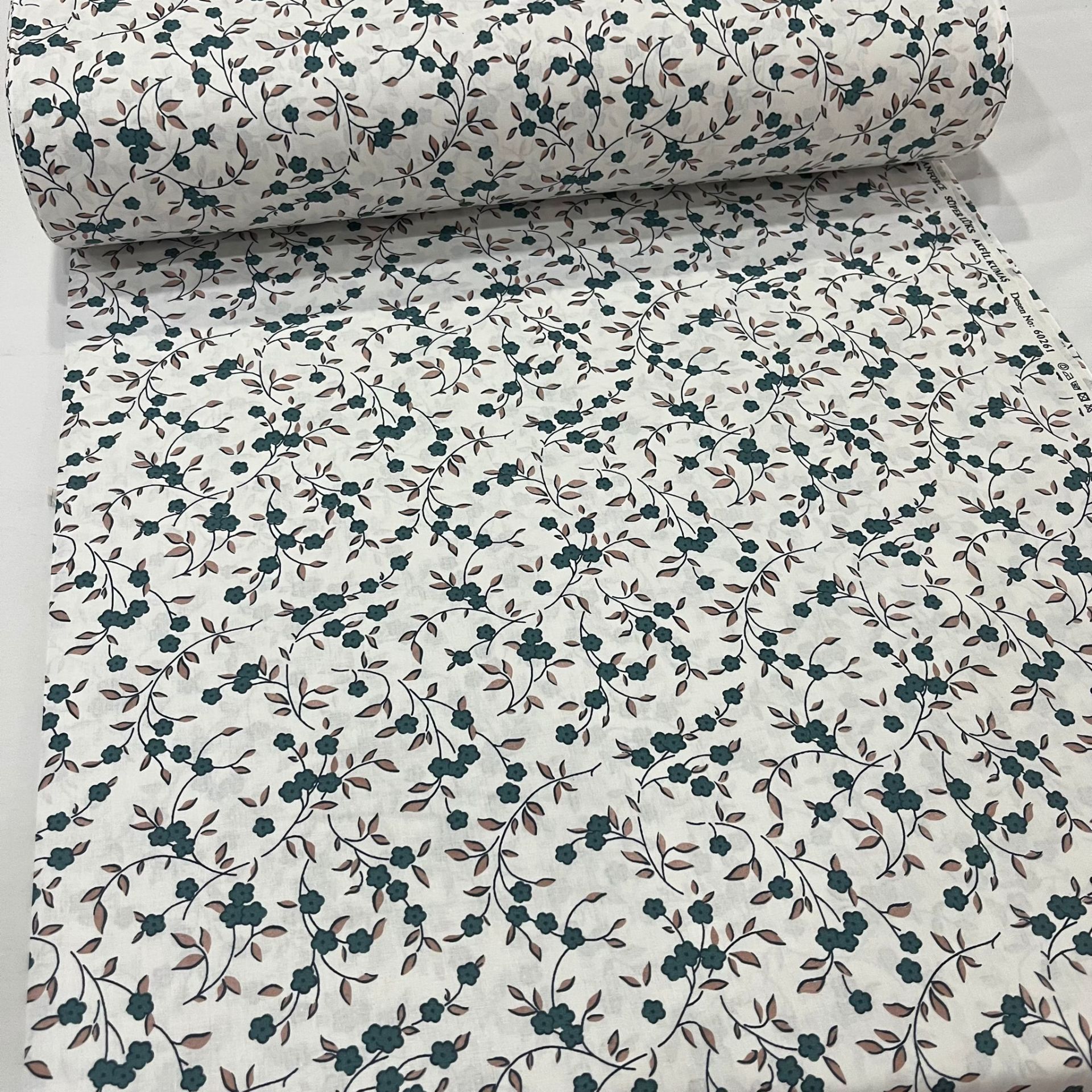 Petrol Mavi Sarmaşık Poplin Kumaş