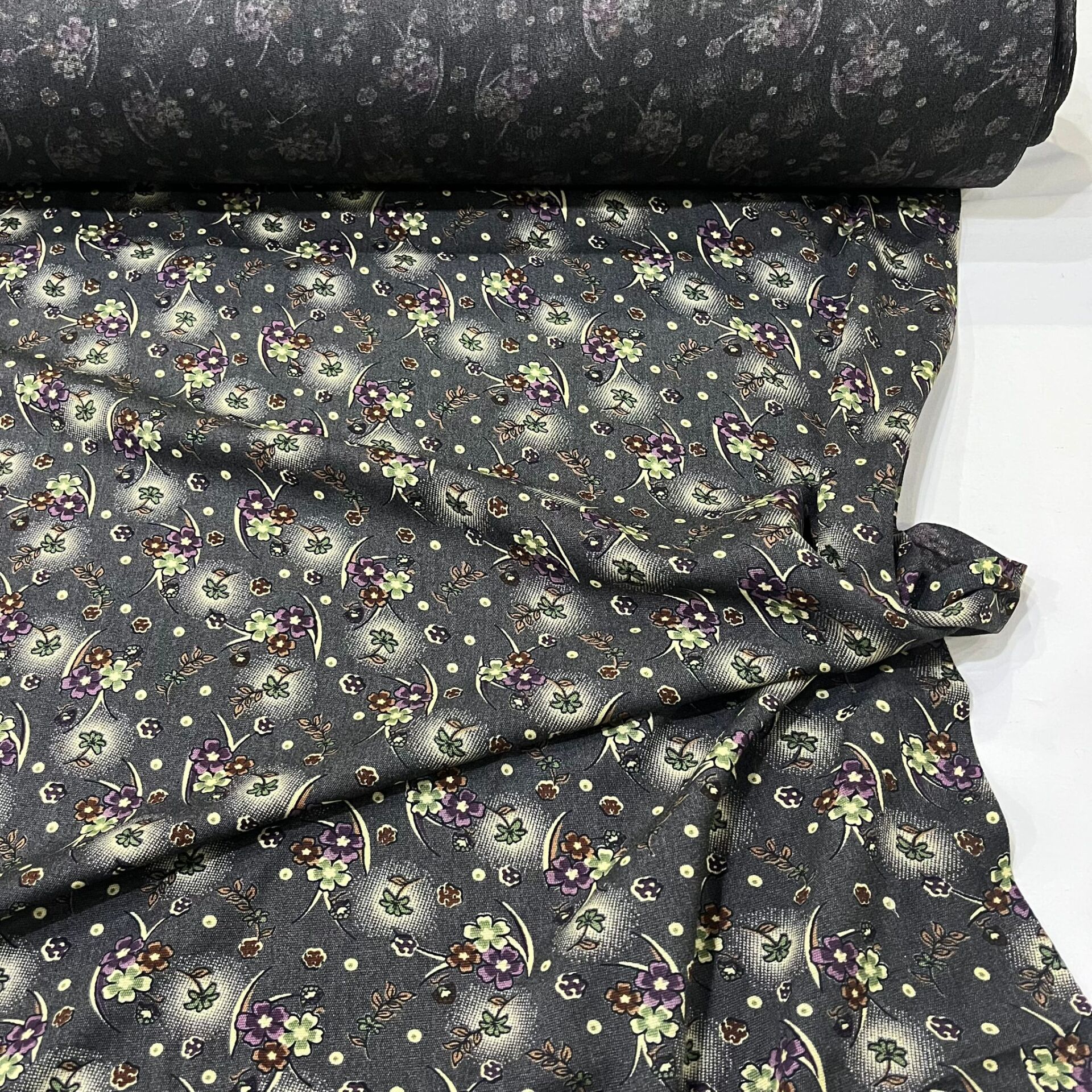 Mor Menekşe Yün Angor Kumaş