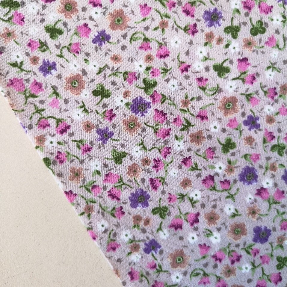 Minik Çiçekli Poplin Kumaşlar Sütlü Kahve