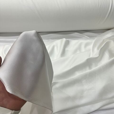 Ekru (Kırık Beyaz) Dökümlü Saten Kumaş