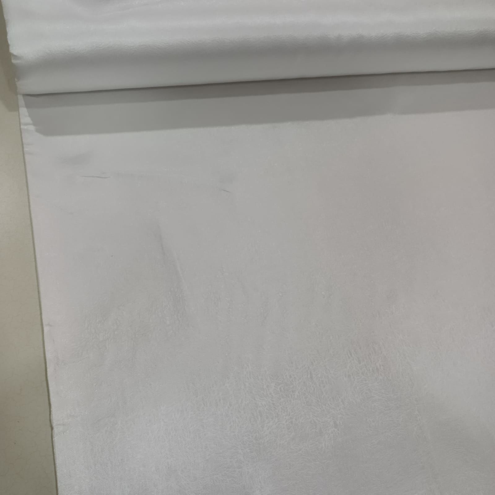 Düz Renk Deri Satenler Beyaz